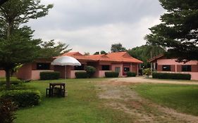 โพธิ์ทองริมทุ่ง Pothong Rimtung Hotel