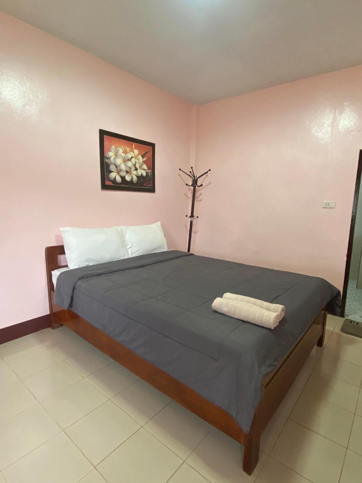 โพธิ์ทองริมทุ่ง Pothong Rimtung Hotel Fang Buitenkant foto