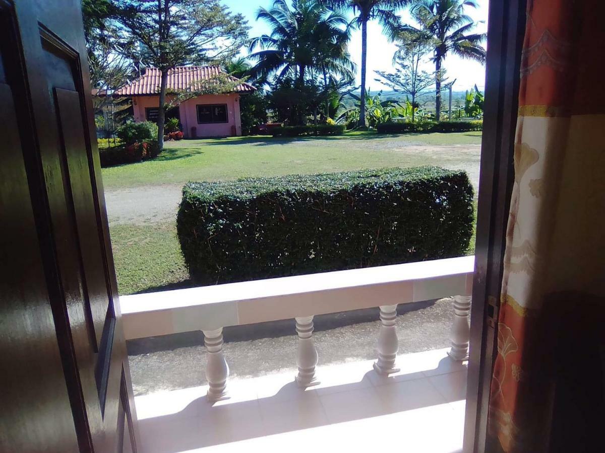 โพธิ์ทองริมทุ่ง Pothong Rimtung Hotel Fang Buitenkant foto