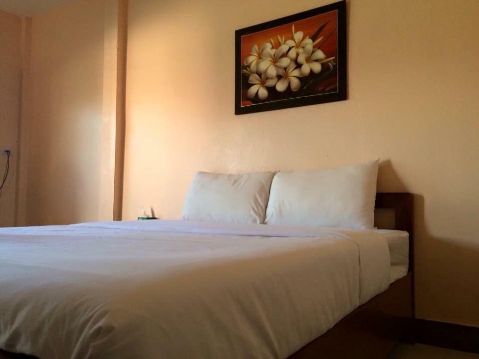 โพธิ์ทองริมทุ่ง Pothong Rimtung Hotel Fang Buitenkant foto